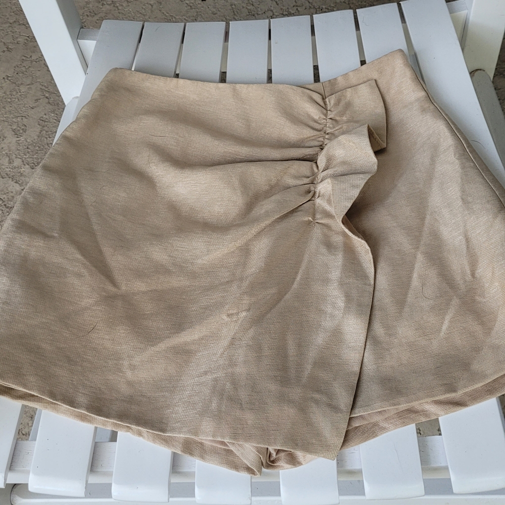 DO+BE Beige Women's Skort